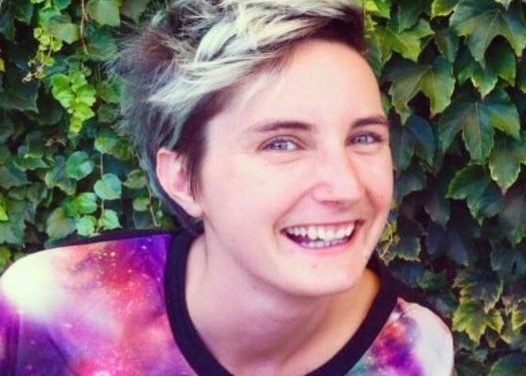 SCOTT GUNN – Chloe Amanda